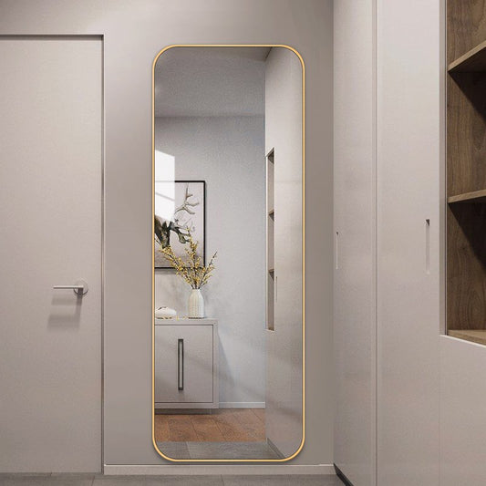 Smuk helfigur spejl med elegant uld ramme. Perfekt til entréen, gangen, soveværelset, walk-in eller lign. Kan hænges på væggen eller stilles direkte på gulvet